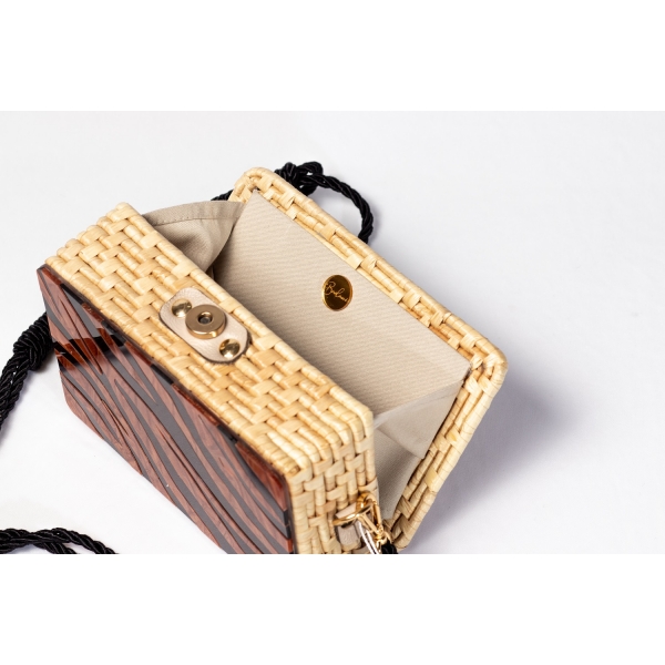 Bolsa Clutch Tigresa - Madrepérola Marrom com preto