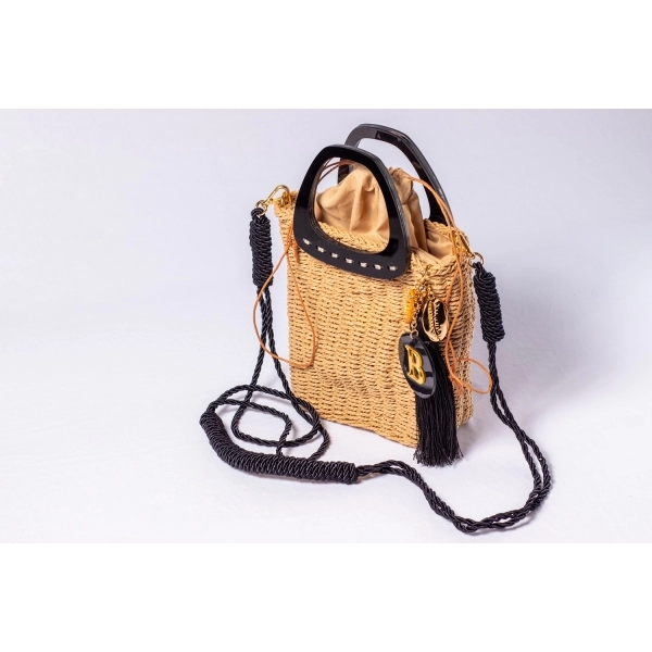 Bolsa de Palha Brisa - Preta com a Palha Escura