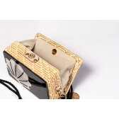 Bolsa Clutch Concha - Preto com Madrepérola Claro