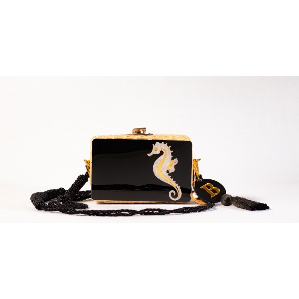 Bolsa Clutch Cavalo Marinho - Preto com Madrepérola Claro