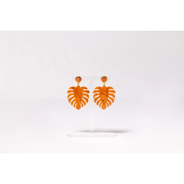 Brinco Folha M - Madrepérola marrom