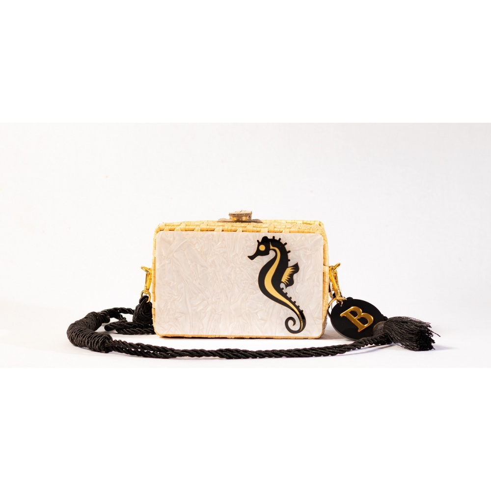 Bolsa Clutch Cavalo Marinho - Madrepérola Claro com Preto